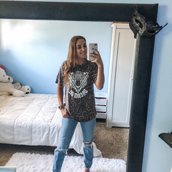 Leopard Print Graphic Oversized Tee - Picture 3 of 3